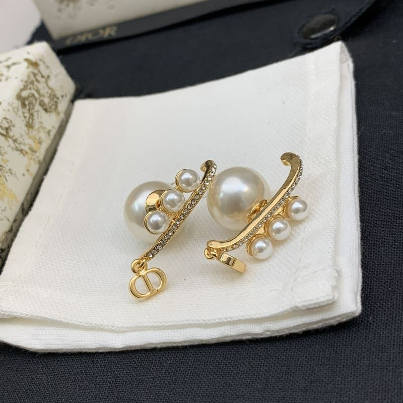 chr1st1an D10r earrings